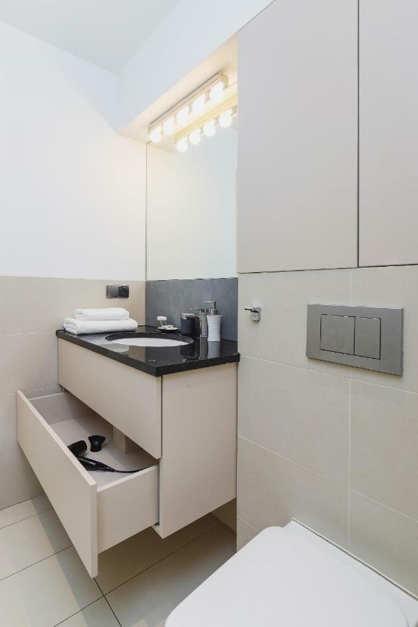 Apartments Cracow Miodowa By Renters Cracovia Exterior foto